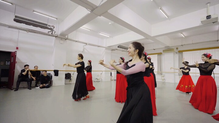 Uyghur dance class highlights: "Double Step and Side Dot" combination!