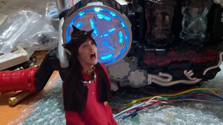 [Perbaikan Benda Lama] Build drive Kamen Rider Build Belt yang rusak dimiliki oleh DJ jenius Katsura