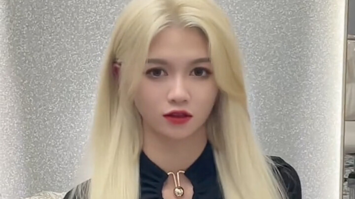 Màu trắng ánh kim trắng sáng quá đi mất!