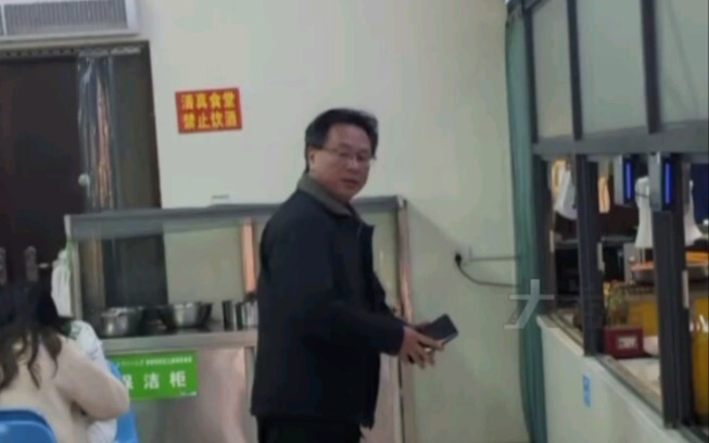 河南高校发现高启盛后，评论区炸锅，网友：狂飙中的人物，都潜伏到我们身边了？