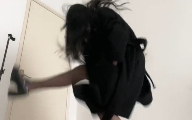 Hesitating between goddess and nymphomaniac