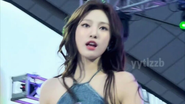 I was reborn before my teammates revealed their love affair.