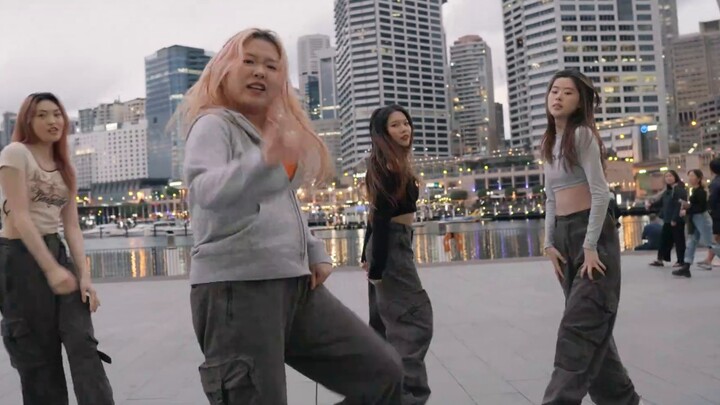 [XG] Sydney female college students' dance troupe danced Left&Right on the street, which was really 