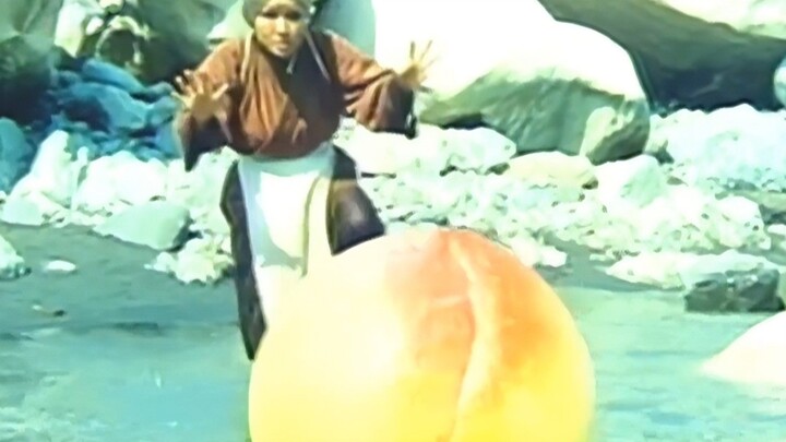 An 800-jin Immortal Peach Gives Birth While Pregnant, and the Baby is Born with Innate Divine Streng