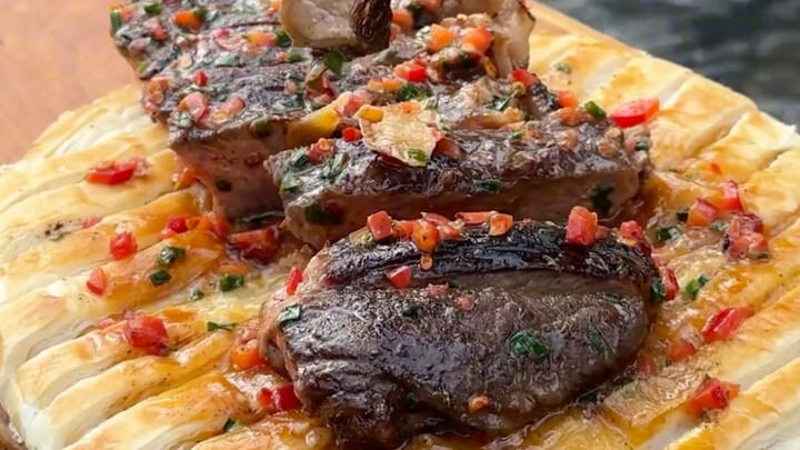 Aluminum-foil-baked fish + braised sheep’s head + steak—endlessly loving every new day!