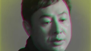 Thầy Tống Văn đúng là có khiếu hài hước! Cái dáng nghiêm túc giảng bài của thầy trông đáng yêu quá! 