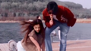 “Thích nhau một cách tình cờ, nhưng không ngờ tình yêu lại dạt dào đến thế” Một số chuyện về lực hấp