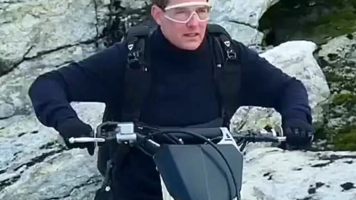 Một ngày liều mạng của sao Hollywood