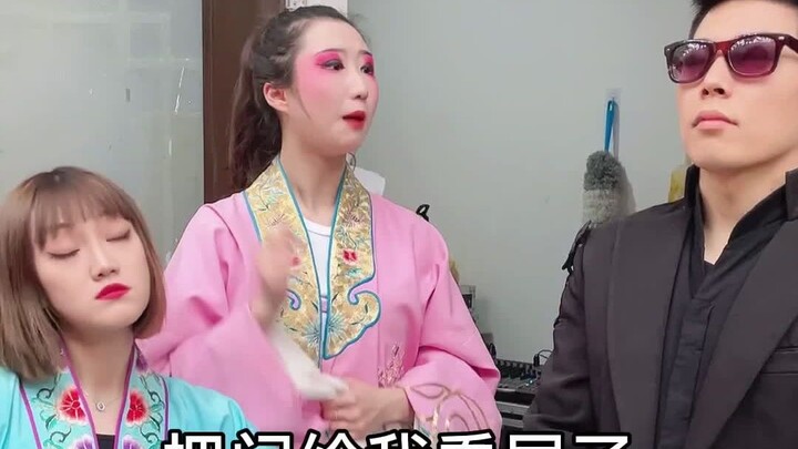 Hua Tuo’s actually in my theater 😅