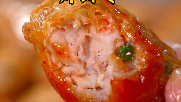 Makanan khas Chaoshan, udang goreng “zha xiaozao”, kulit luarnya renyah gurih, isinya asin dan harum