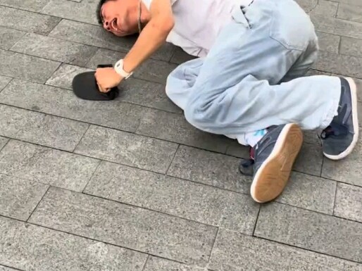 Đi ván trượt khoảnh khắc sướng, gãy xương hối hận đứt ruột