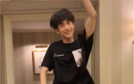 [Luo Yunxi] 20190520 พี่ชายที่เต้นท่าปิกาจูไม่เป็นไม่ใช่ Luo Yunxi ที่ดี!