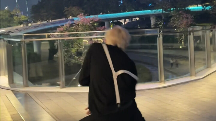 这个科目三怎么坤里坤气的