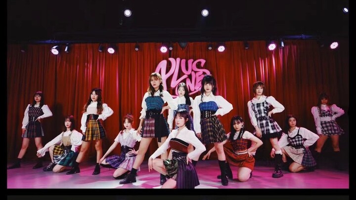 น้องสาวจากฉงชิ่งเต้นคัฟเวอร์เพลง “FIESTA” – ผลงานคัฟเวอร์ชิ้นแรกของทีมมู่เจียจวินแห่ง IZ*ONE～