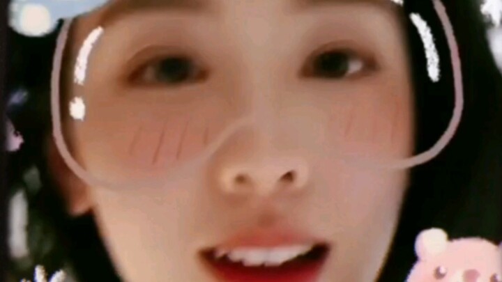 ขำตาย ฉินตูหลิงโพสต์ TikTok เหมือนอัปเดตสเตตัสในวีแชท! เธอมีความใสซื่อแบบไม่เหมือนอยู่ในวงการบันเทิง