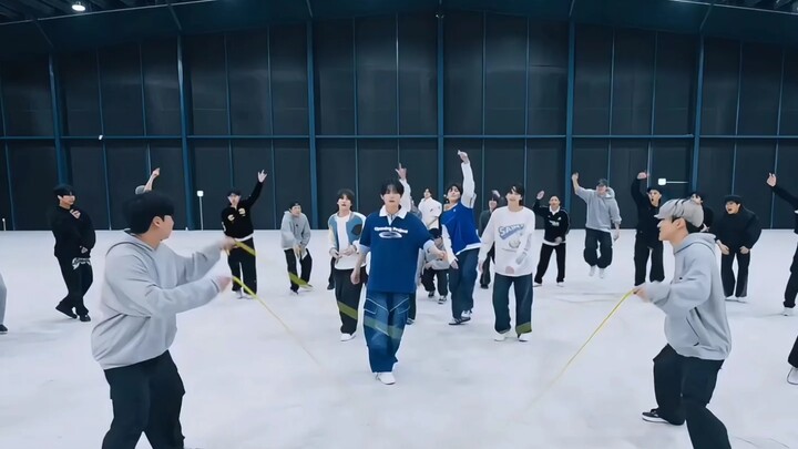 Ayo nikmati tarian TWs!