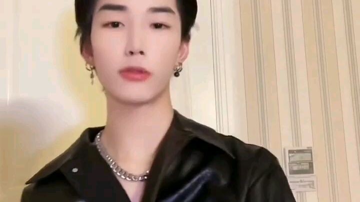 Follow My All Account 👉🏻 Facebook:@Lin Qiunan twitter:@chaneylinqiu1 Tiktok:@official_chaney