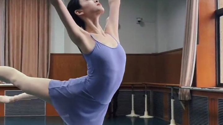 كيف يمكن للإنسان أن يكون خفيفًا جدًا، كريشة طائرة!