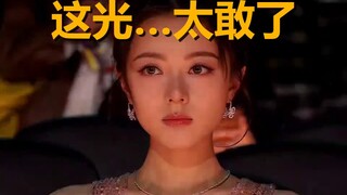 明星的「一秒卸妆」现场：当魔鬼灯光突然降临，谁才是真正的骨相王者？