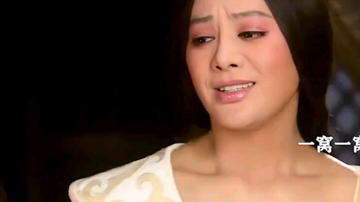 Fox spirits are just born to be seductive.