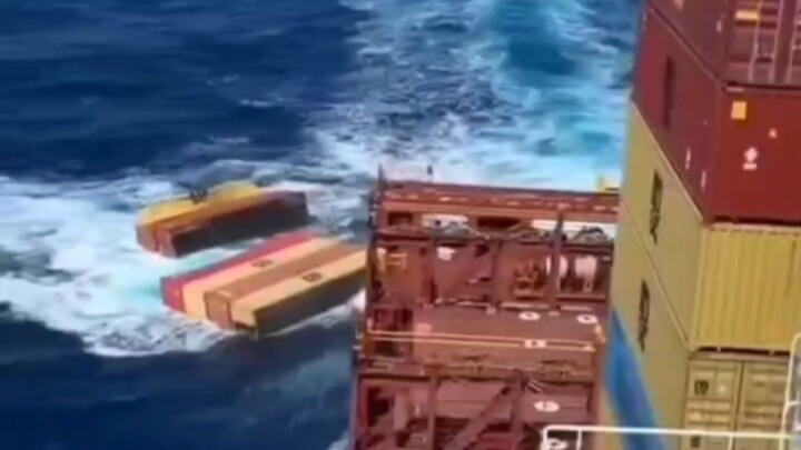 Tidak heran bajak laut di laut lepas begitu kaya raya