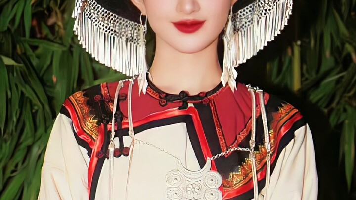 Ya ampun, gaya ala Tiongkok-nya benar-benar bikin dia cantik banget sampai viral!!