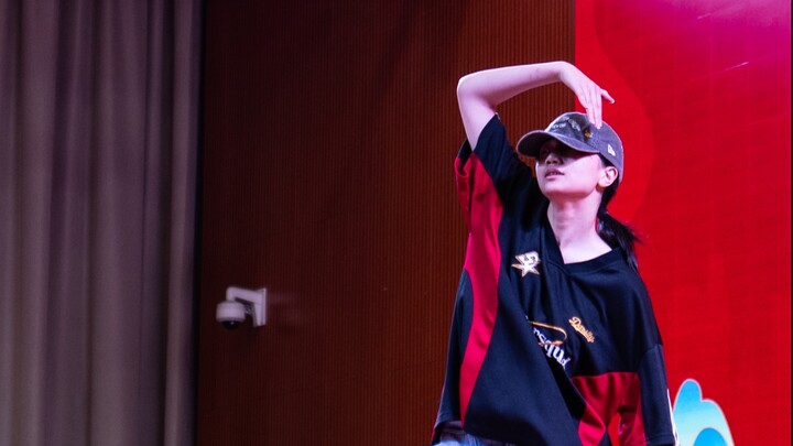 What is the paradoxxx invasion like after the dance that the girls asked to vx