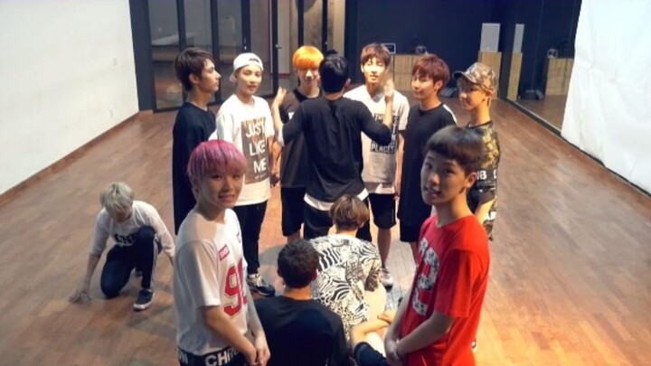 Have you seen the behind-the-scenes version of the "Banzai" practice room?! The kids are so cute WW