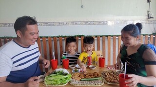 Lãnh Lương Chở Ba Mẹ Con Ra Ngoài Ăn 1 Bữa ( Nhà Quê Lên Phố Vui Hơn Đi Hội) |ATML &Family T73