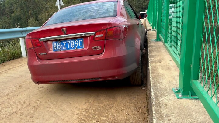 如此极限的单边桥会车，我是如何精准判断的