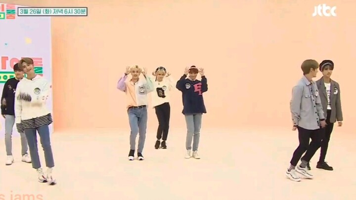 Stray Kids: Ten-Minute Maze Girl Group Dance Compilation