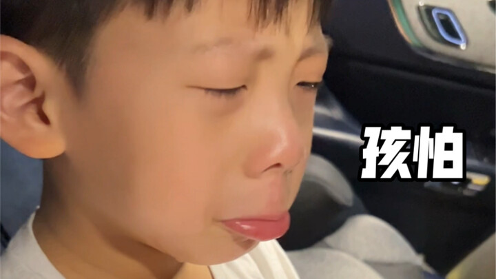 Kreator di kolom tangisan dengan berani mencabut satu giginya sendiri, lalu karena mobil mogok ia ke