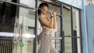 【Touch】在操场跳舞被朋友撞见了哈哈哈