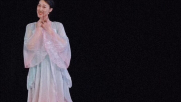 Bagaimana mungkin Anda tidak suka menari? Tarian klasik asli "Peach Blossom Fate", ini adalah tarian