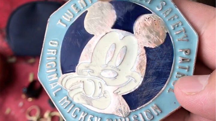 Dẫn các bạn tham quan "quầy hàng vỉa hè" tại chợ đồ cổ