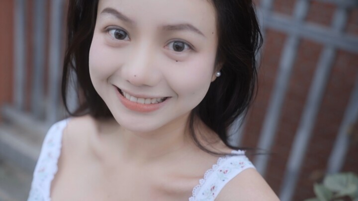 “Gadis Cantik Kelahiran 1990 Sukses Jadi Kaya Berkat Berjualan di Lapak!”