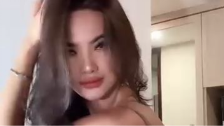"Gak sengaja liat… now I’m stuck 😳"