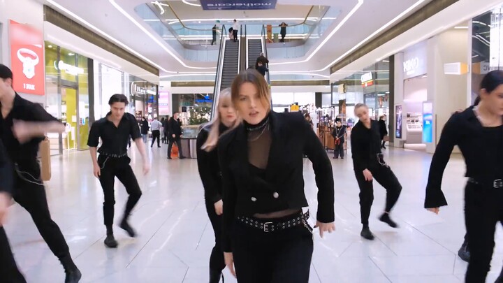 [YouTube] Russian dance troupe Seventeen - SEVENTEEN's cover of "Anyone"