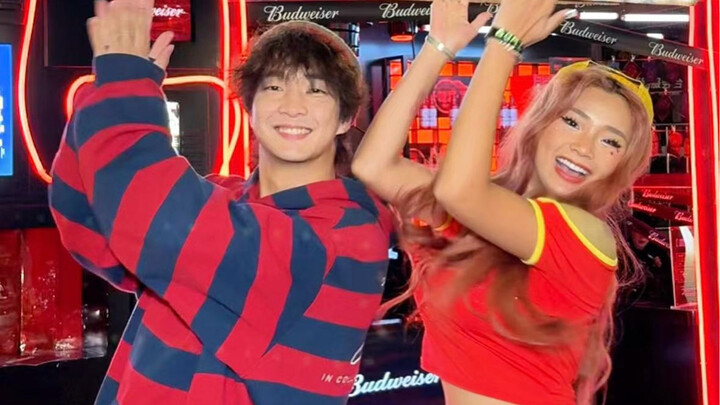 Menari seperti orang gila di pasar desain TEAM WANG 🕺
