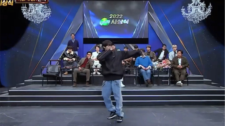 Kyuhyun: My brother is at his most charming when he dances.