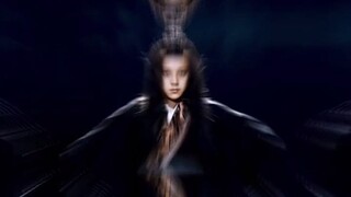 ثلاث نقاط من التمرد، وأربع نقاط من البرودة الرقيقة، وسبع نقاط من اللامبالاة، ثم القول عن النفس إنها