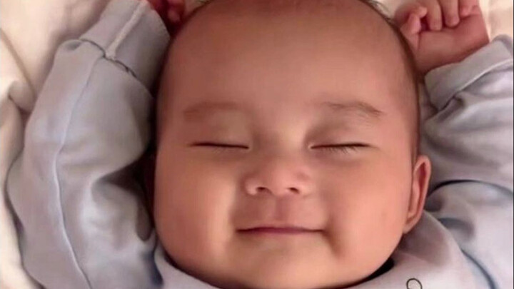 Chỉ là vài giây trong cảnh mơ, vậy mà đã xoa dịu nỗi lo âu của hàng triệu người đang xem màn hình.