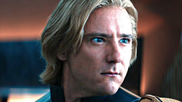 The moment the sentry raised his hand, the whole world fell silent.