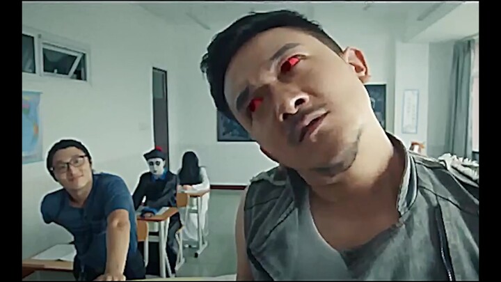 Wah, dasar! Kelas ini sepertinya seluruhnya diisi oleh makhluk-makhluk aneh dan menyeramkan!