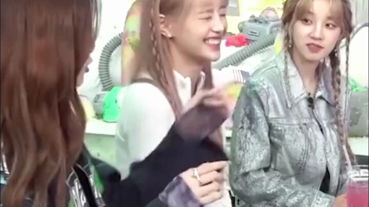 ซ่งอวี่ฉีพยายามไม่ด่าคนน่ะ ดูเหมือนฉันเป๊ะ ฮ่าๆ! 🤣🤣