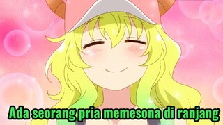 Ada seorang pria memesona di ranjang