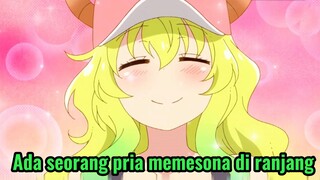 Ada seorang pria memesona di ranjang