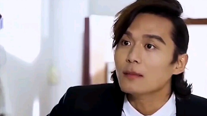 The class known for being the most mischievous got a new homeroom teacher—who turns out to be a noto