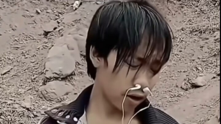 أصعب من العثور على شريحة، أعيد تغريدها إلى صديقك الذي يحب الأفكار المبهمة، ولا تقل شيئًا على الإطلاق