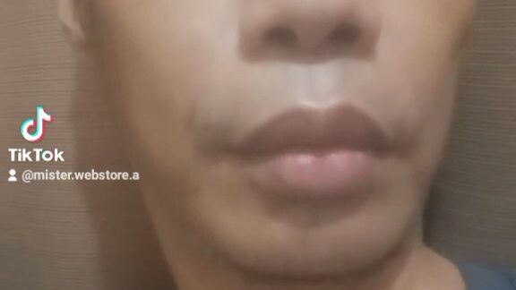 VIRGIN MARY MONEY CROWN SHRINE IN ISLE OF MACTAN SEASIDE 2786JMBTT3